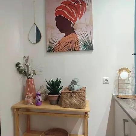 The Cozy Nest In Rhodes Town *